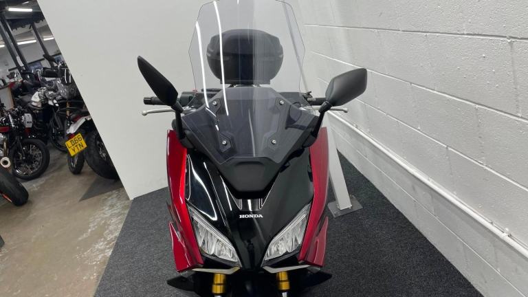 HONDA FORZA 750 R ** TOP BOX - FULL HISTORY - MAY 2027 MOT **