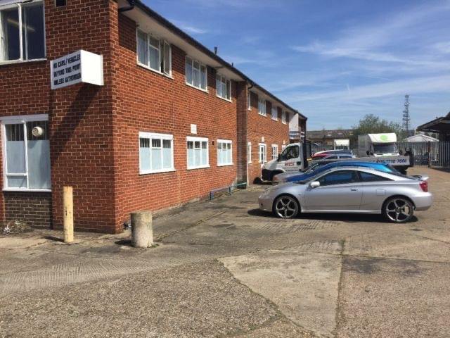 Twin rooms music studio to rent in Belvedere 