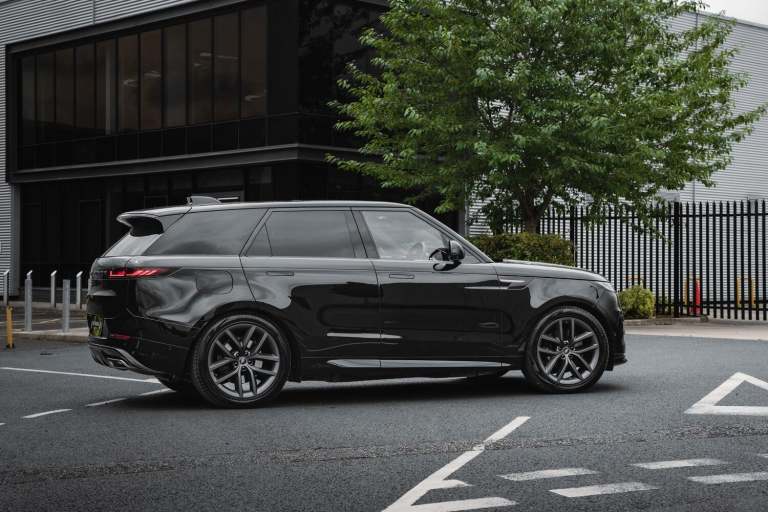 LAND ROVER RANGE ROVER SPORT 3.0 P460e 38.2kWh Dynamic SE 2024