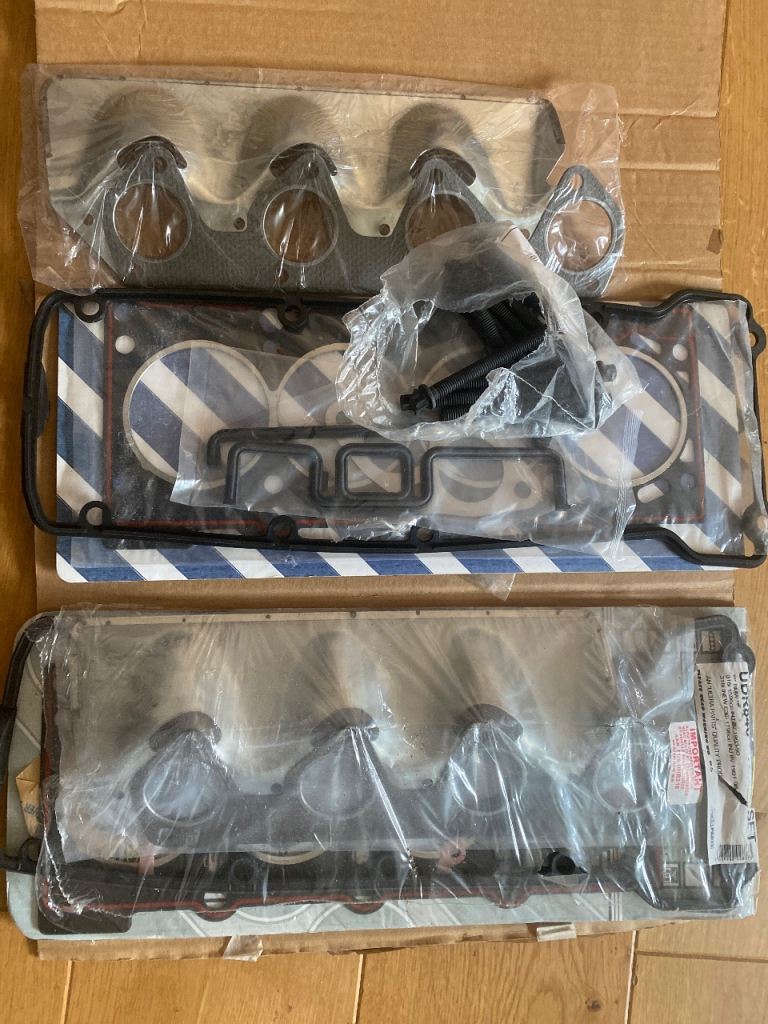 BMW 318i head gasket set with bolts e36