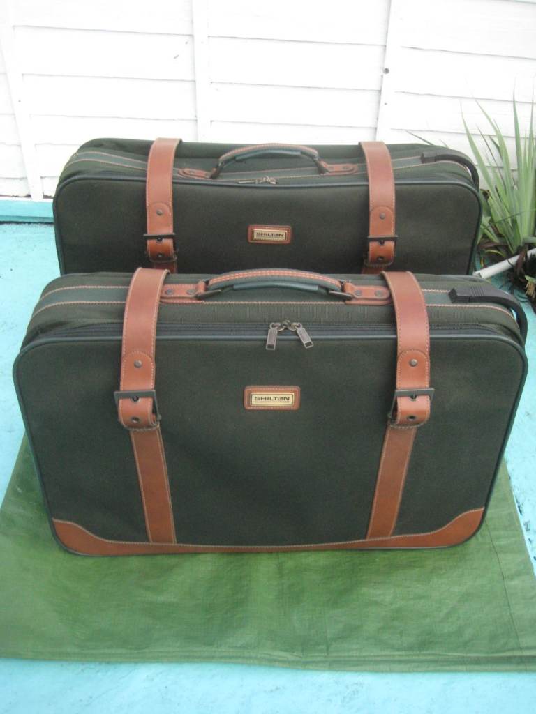 Set of 2 Large-Medium Green Fabric Shilton Suitcases with Pull-Out Handle and 2 Wheels: 2 for £30.00