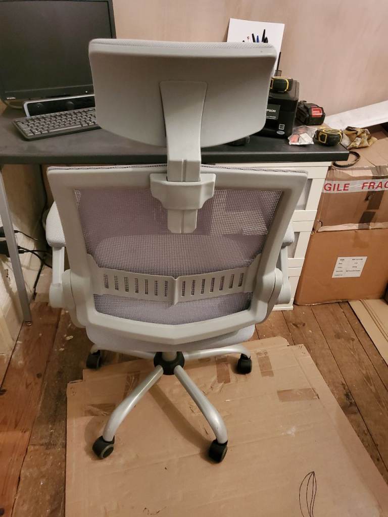 Computer chair 