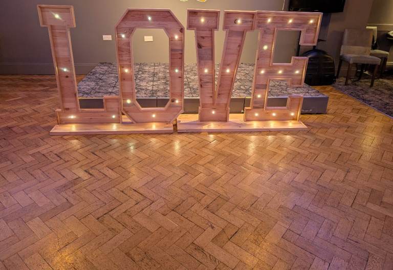 4ft tall love letters 