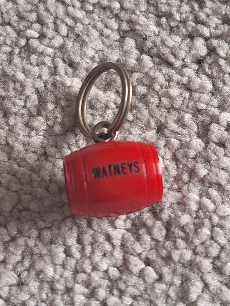 Vintage 1960s/1970s Watney's Red Barrel keyring.