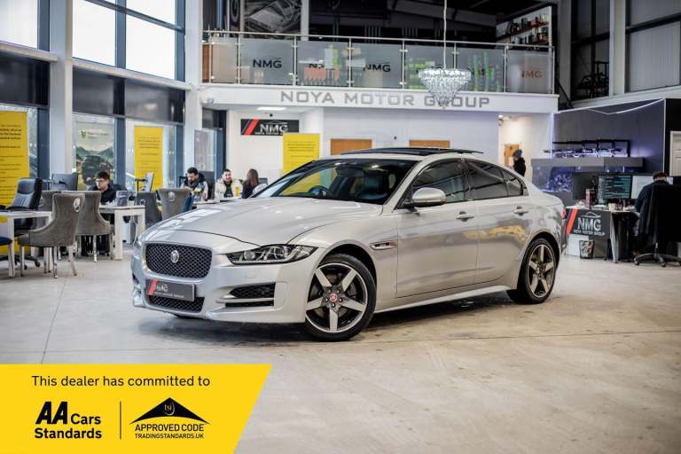 2017 Jaguar XE 2.0d R-Sport Saloon 4dr Diesel Auto AWD Euro 6 (s/s) (180 ps) ***Heated sea SALOON...