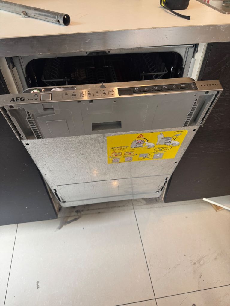 AEG Integrated Dishwasher – Good Condition, Silver