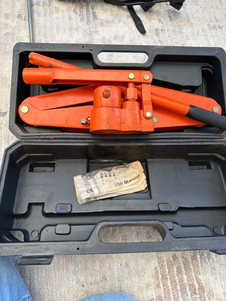 KOjack Scissor Jack Caravan