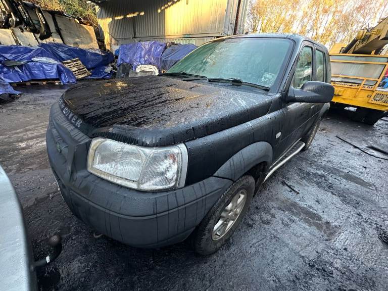 LAND ROVER FREE LANDER 2.0 DIESEL BREAKING FOR PARTS 