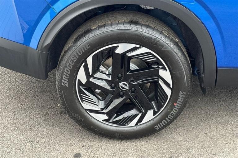2025 Nissan Qashqai 1.3 DIG-T MH 158 N-CONNECTA [GLASS RF] 5DR XTRONIC Hatchback Petrol Automatic