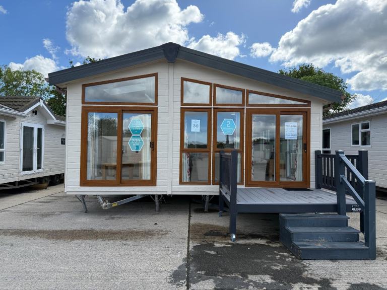  41x21ft 2 Bed Twin Lodge - Offsite - DG, CH, Patio Doors, Snug Room, Bath