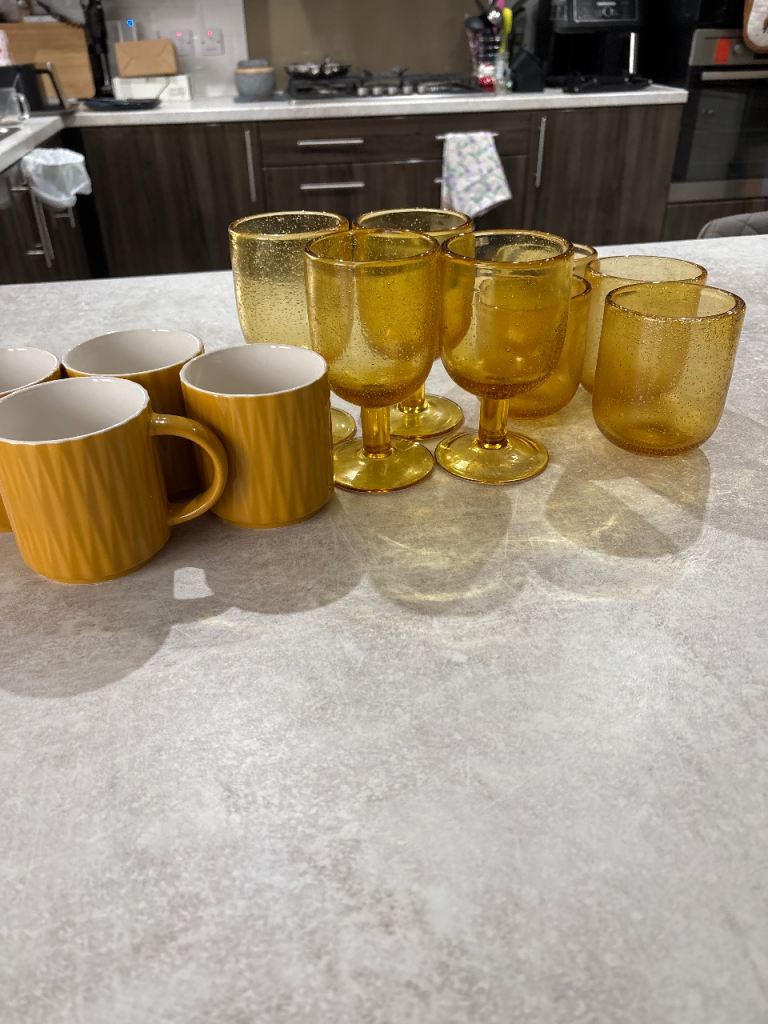 Mustard glasses and mugs
