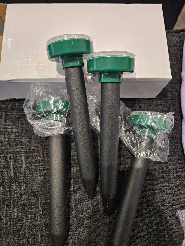 4 x Solar supersonic Small animal repellent 