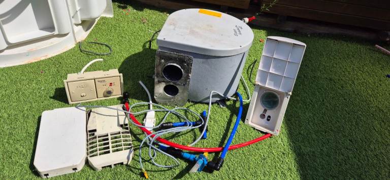 TRUMA ULTRASTORE US-103 gas electric water heater for camper caravan motorhome boat.