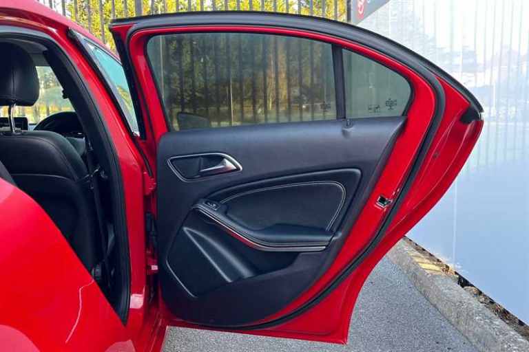 2018 Mercedes-Benz A-Class A160 SE Executive 5dr Auto HATCHBACK PETROL Automatic