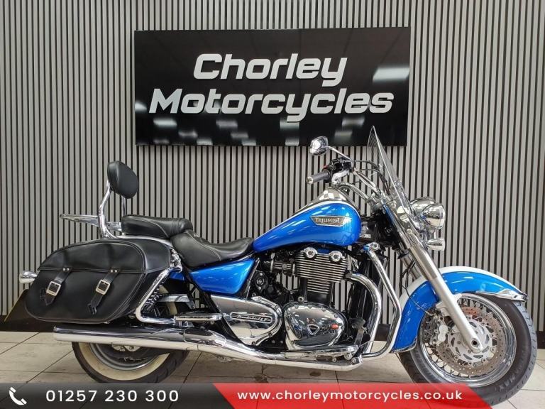 2015 Triumph Thunderbird LT 1700cc cruiser custom Blue n White with loads of...
