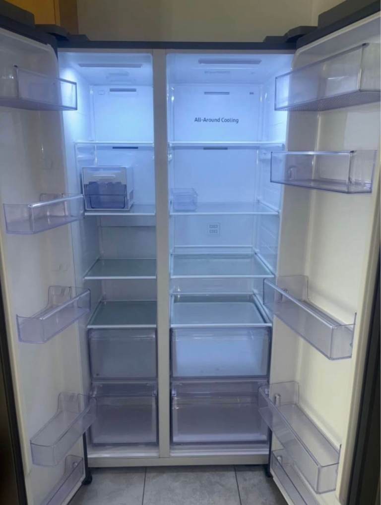 image for Samsung series 6 spacemax American fridge freezer