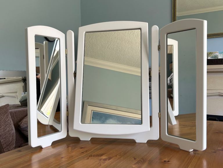 Modern White Tilting Dressing Table Mirror H22in/56cm W27in/69cm D6in/15cm Good condition  C056