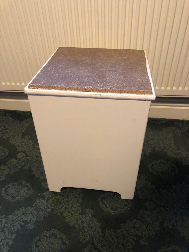 Stool/towel storage box