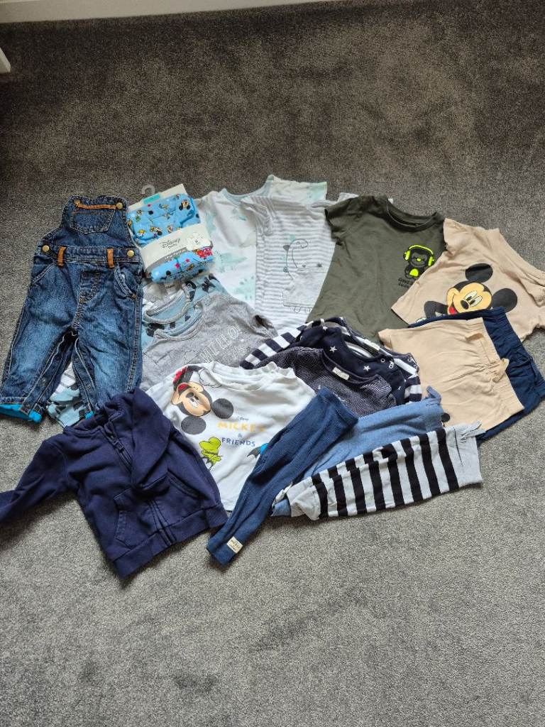 Baby clothes bundle 6-9 months size