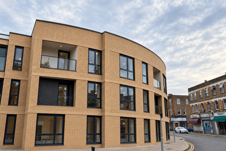  One-Bedroom Apartment – Manor Park Road, London, NW10 4JU £392 per week | £1,700 PCM | Ref: 2283