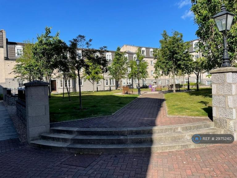 2 bedroom flat in Fonthill Avenue, Aberdeen, AB11 (2 bed) (#2975240)
