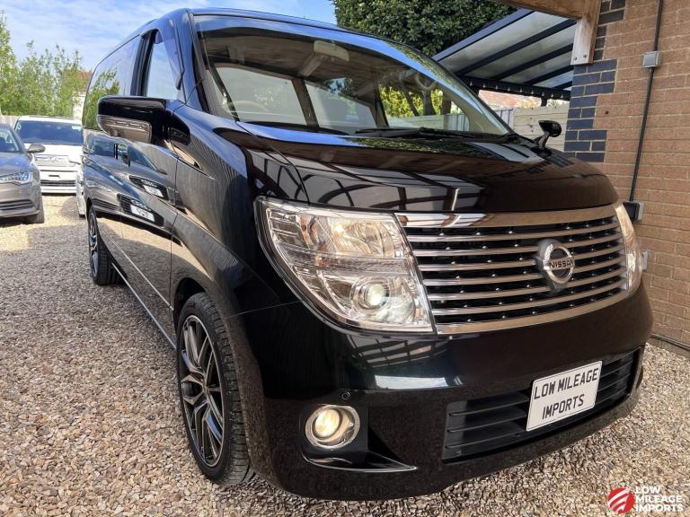 NISSAN ELGRAND E51 3.5 V6 350 X SUNROOFS Chameleon Black 16,000 miles 2009