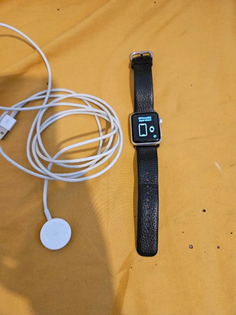 Apple Watch Series 3 38mm - Silver, Good Condition