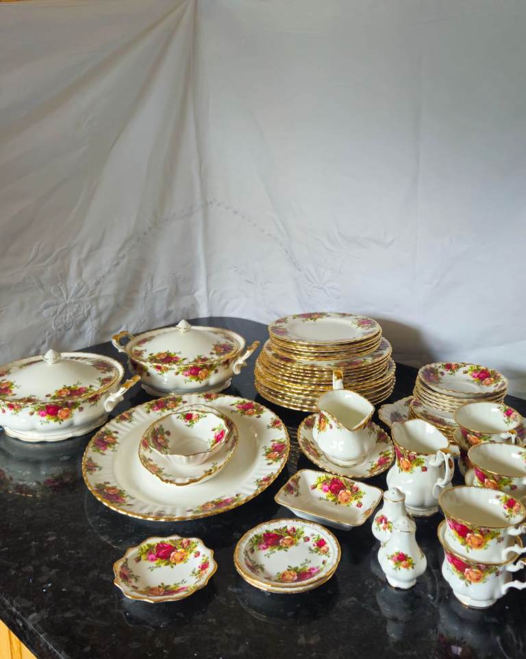 Dinner and tea set - Old country Rosed 