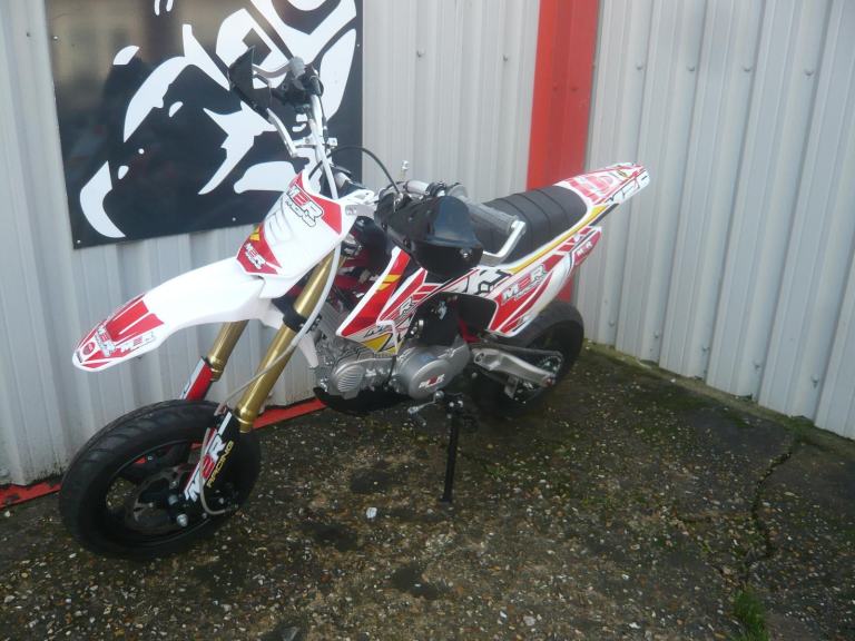 M2R 140 SUPERMOTO OFF ROAD PIT BIKE KIDS MX DIRT TRACK RACE SPORTS R STOMP 125 S