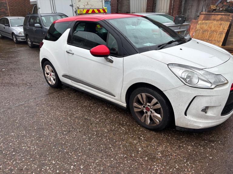 2013 Citroen DS3 1.6 VTi 16V DStyle Red 3dr HATCHBACK Petrol Manual