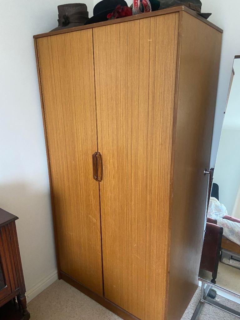 Double wardrobe with shelves