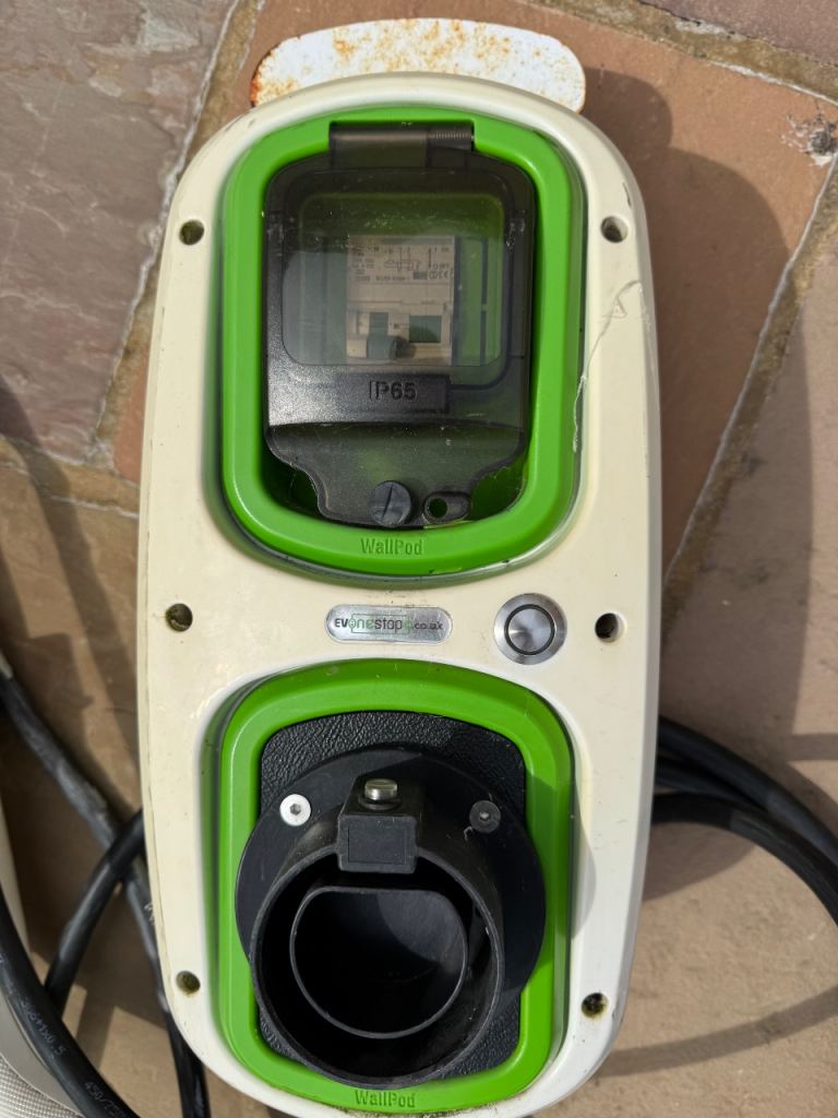Rolec Wallpod 7.4kw EV charger tethered