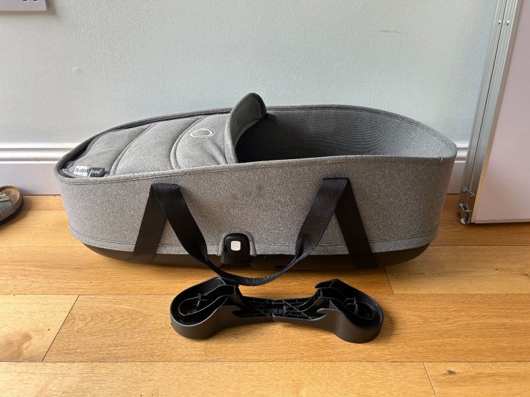 Bugaboo 3 hard Bassinet with Carry Handle – Grey