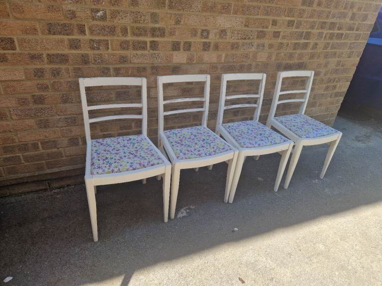 Set of 4 White Wooden Dining Chairs