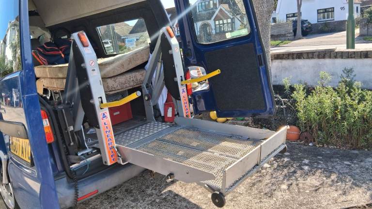Van wheelchair lift 