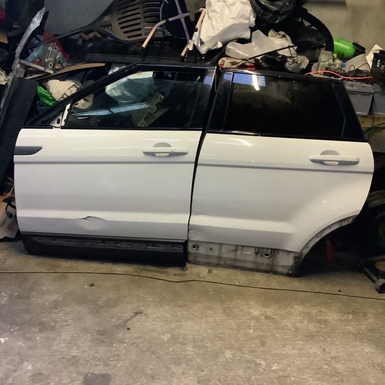 Range Rover evoque parts front bumper headlight 2018 left doors white damaged 