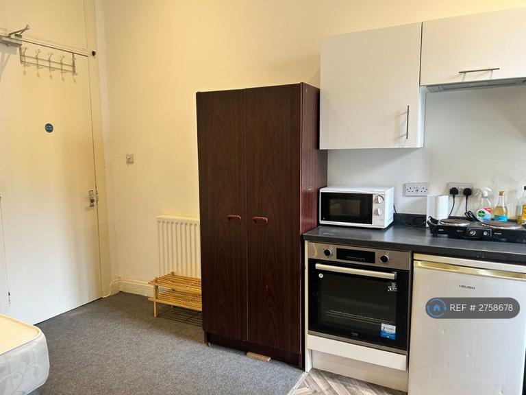 1 bedroom in Sinclair Drive, Glasgow, G42 (#2758678)