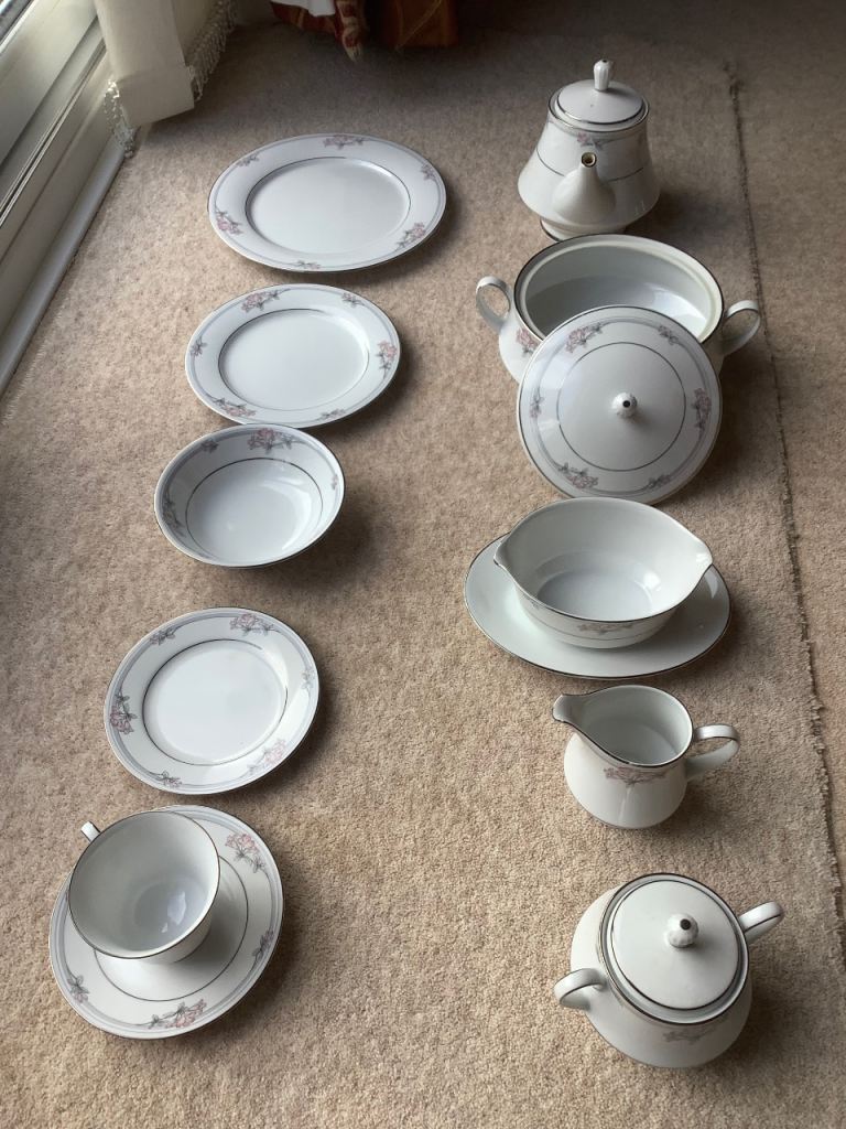 Vintage Dinnerware Set with Floral Design – Good Condition