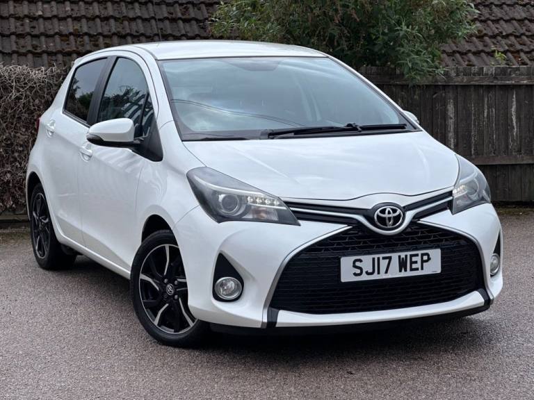 2017 Toyota Yaris 1.33 Dual VVT-i Design Hatchback 5dr Petrol Manual Euro 6 (99 ps) Hatchback Pet...