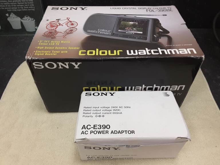 VINTAGE SONY COLOUR WATCHMAN FROM 1991. EXCELLENT CONDITION