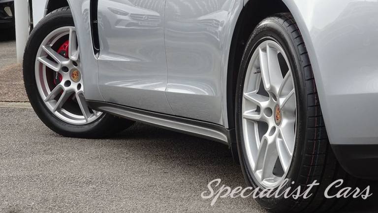 2017 Porsche Panamera 3.0 V6 4 Saloon 5dr Petrol PDK 4WD Euro 6 (s/s) (330 ps) Hatchback Petrol A...
