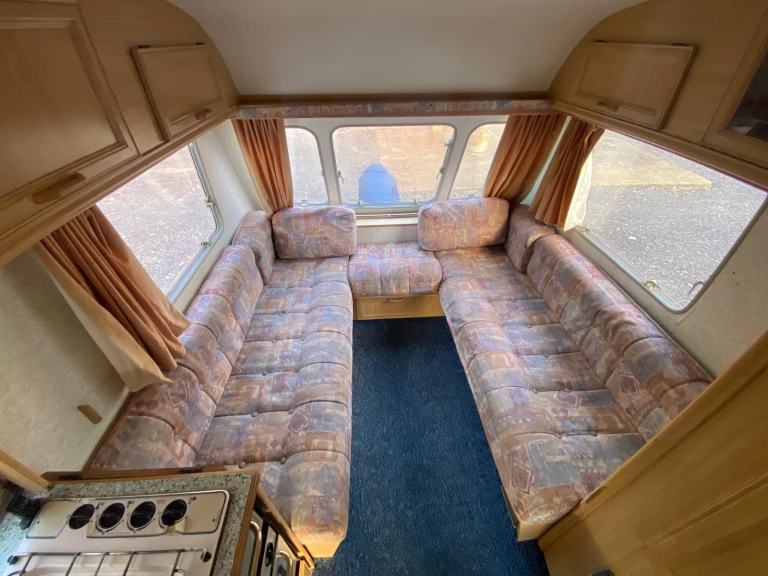 BAILEY HUNTER 440/4 - 1999 - 4 BERTH - WASHROOM & SHOWER - BARGAIN BE QUICK 