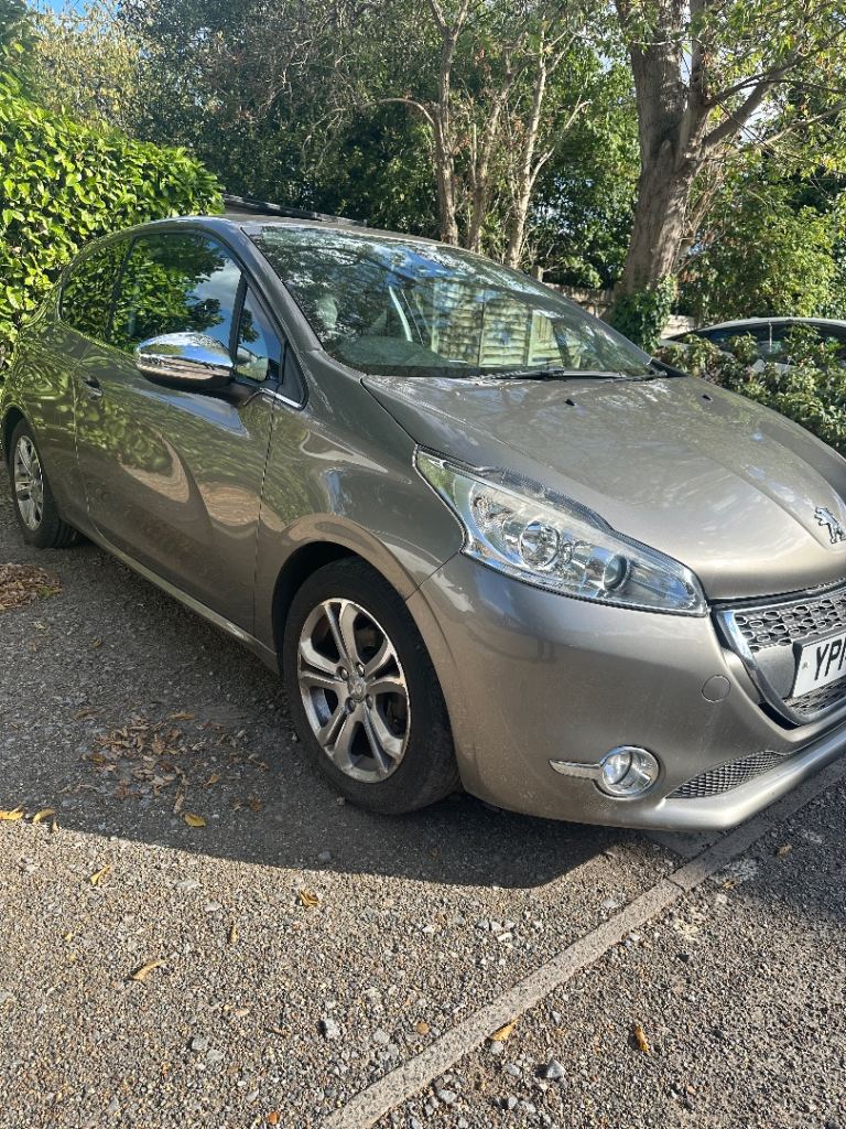 Peugeot, 208, Hatchback, 2014, Manual, 1199 (cc), 3 doors