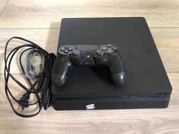 FREE PS4 - 4 Games Included  - Pick up Only