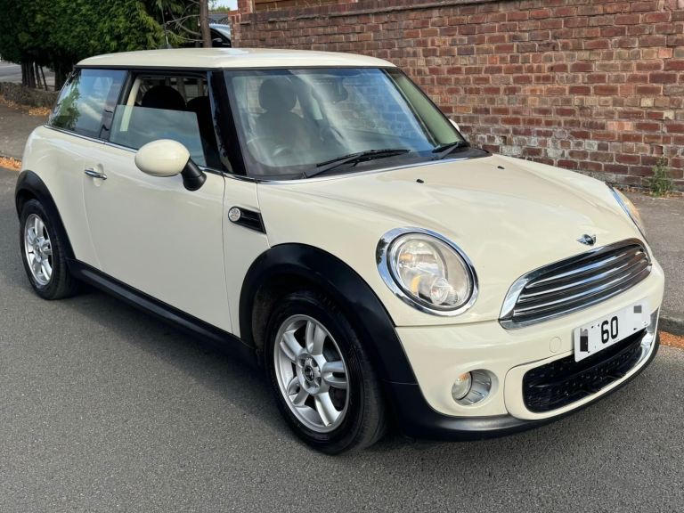 MINI COOPER D HPI CLEAR FULL SERVICE HISTORY 2 KEYS