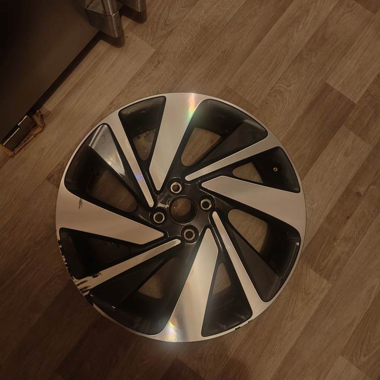 TOYOTA AYGO X ALLOY WHEEL 18" CMS1211-1