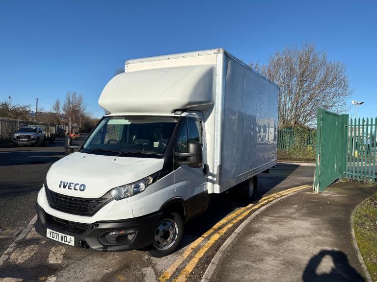 71 Iveco Daily 3.0 35-160 euro6 twin rear wheel manual 16ft Luton box van NO vat