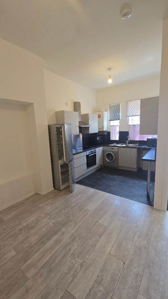 1 bed studio apartment in hyson green Nottingham NG7