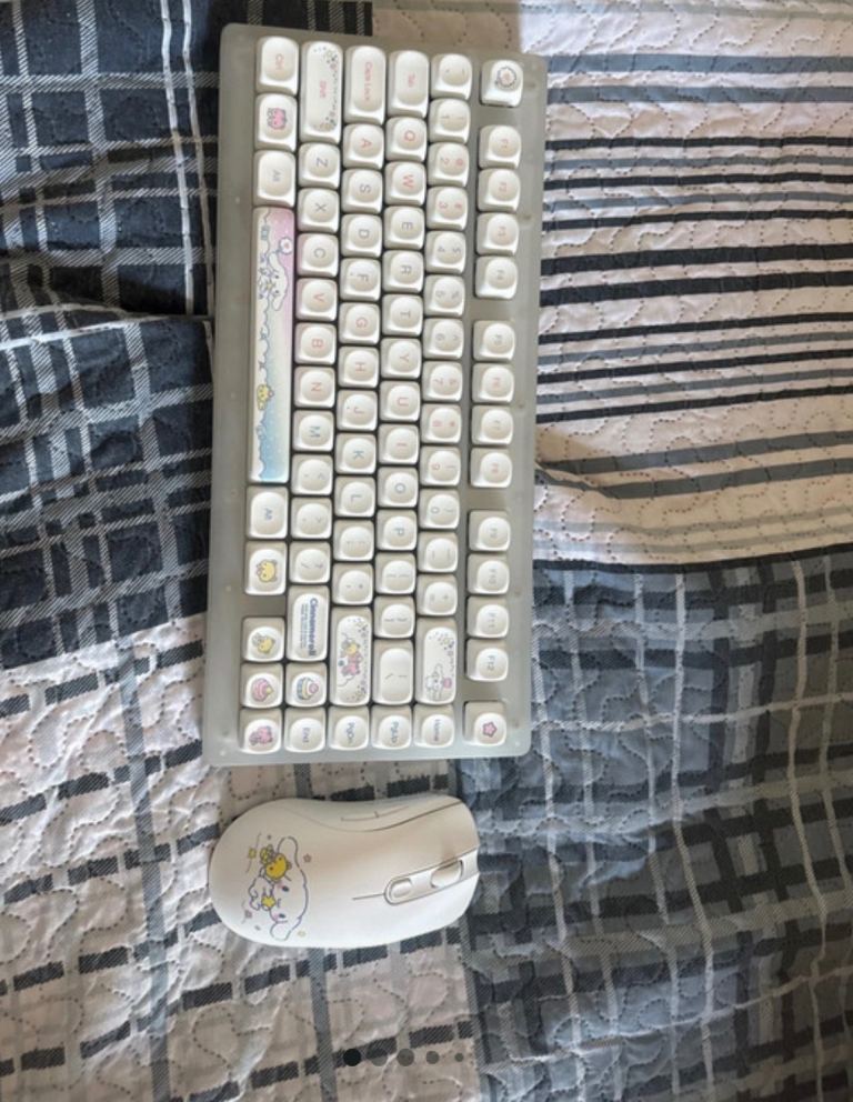 Cinnamoroll ACR TOP 75B keyboard and AG One 8K Cinnamoroll mouse
