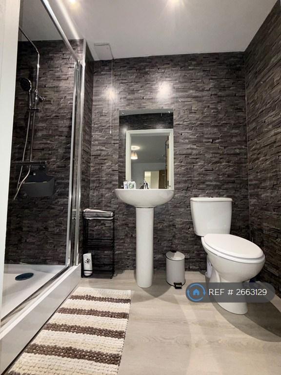 4 bedroom flat in Little Bedford Street, North Shields, NE29 (4 bed) (#2663129)